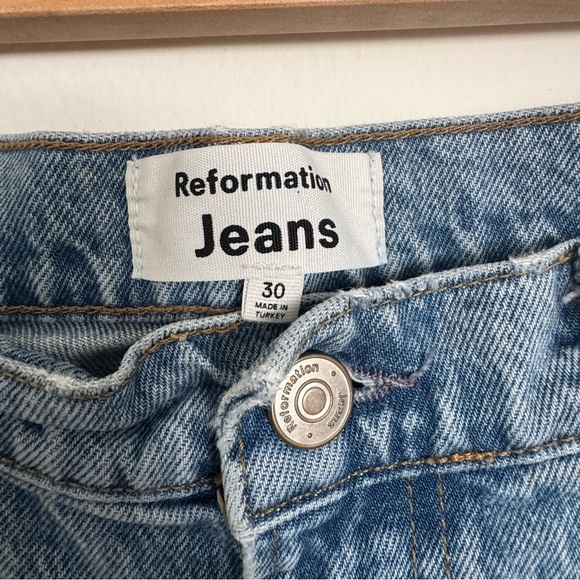 Reformation Wilder High Rise Wide Leg Cropped Light Blue Denim Jeans Size 30 - Picture 5 of 12